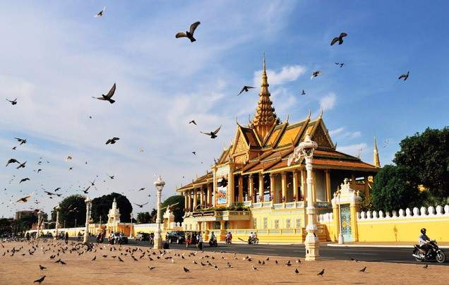 Day 9: Phnom Penh Cyclo Tour